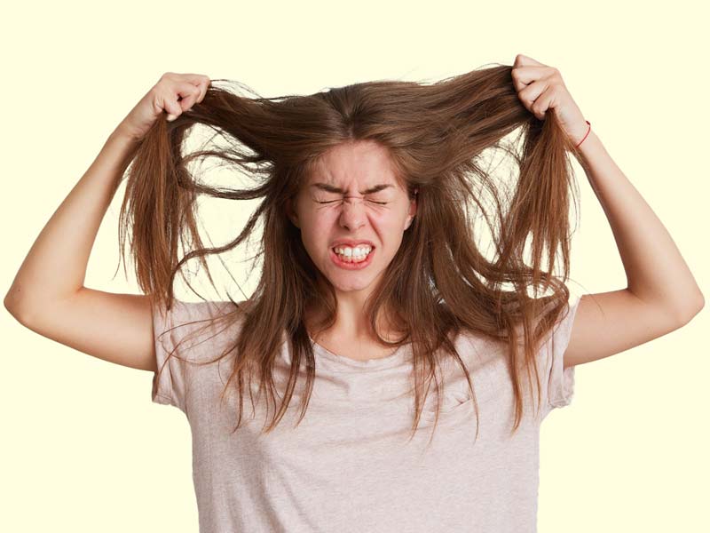 हेयर स्ट्रेटनिंग के बाद अगर आपके बाल ड्राई और डैमेज होने लगे हैं, तो जानें इसको ठीक करने के उपाय